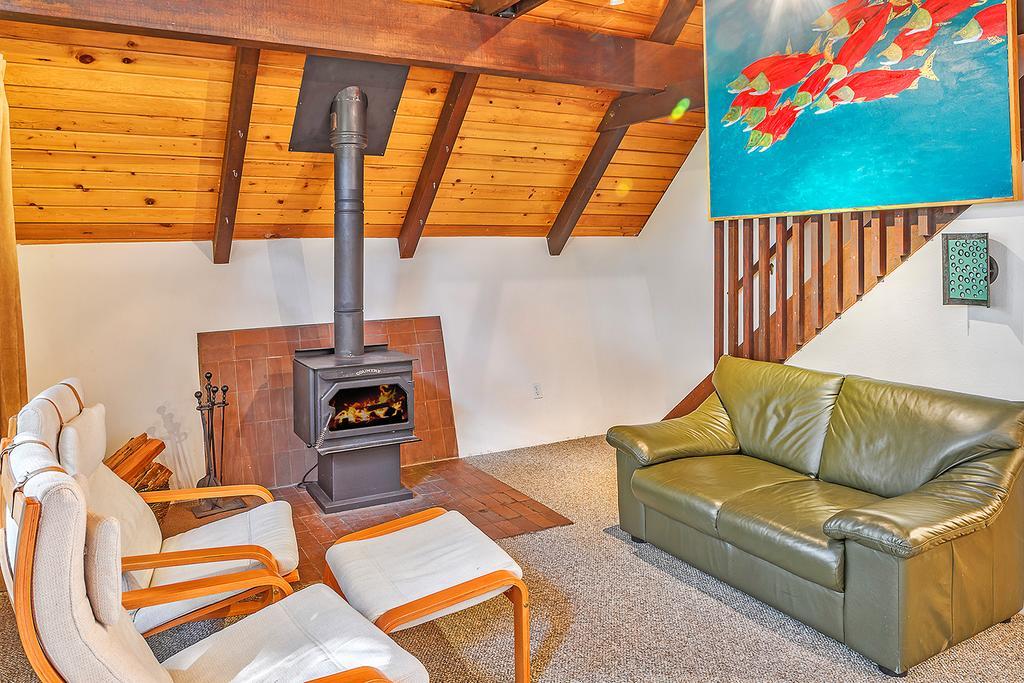 Four Stone Lodge Greenwater Екстериор снимка