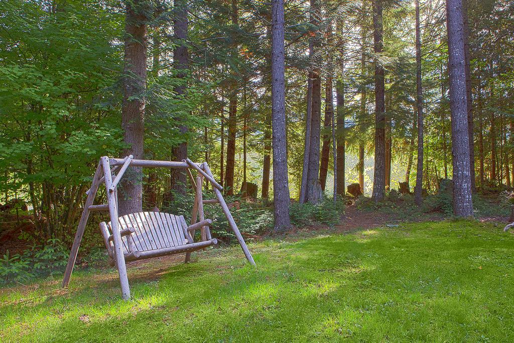Four Stone Lodge Greenwater Екстериор снимка